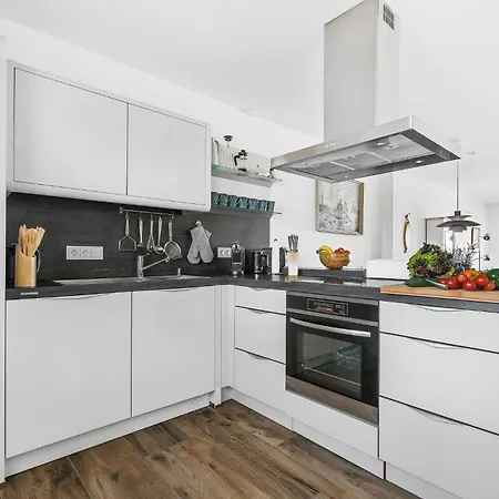 Nyaraló Emily Olpenitz