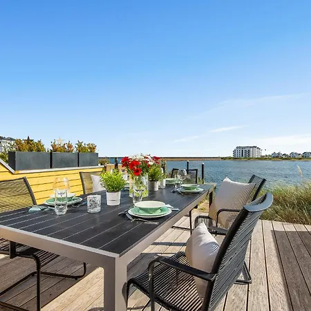 Emily Nyaraló Olpenitz